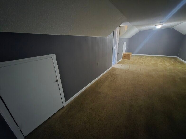 Building Photo - 6151 Harrisontown Rd