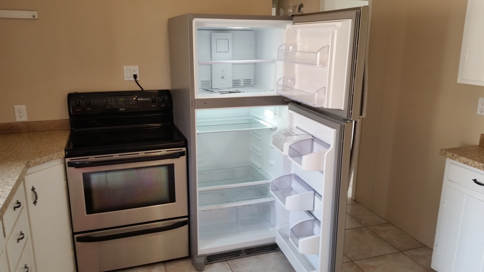 Stainless appliances - 528 N Olsen Ave