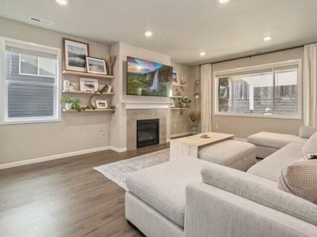 Building Photo - 4bd/2.5ba Covington House
