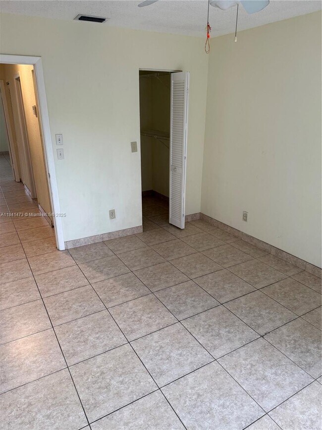 Building Photo - 2142 Nova Village Dr
