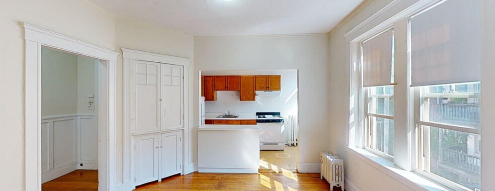 Building Photo - 1776 Beacon St