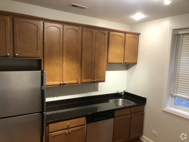 Building Photo - 4849 N Wolcott Ave