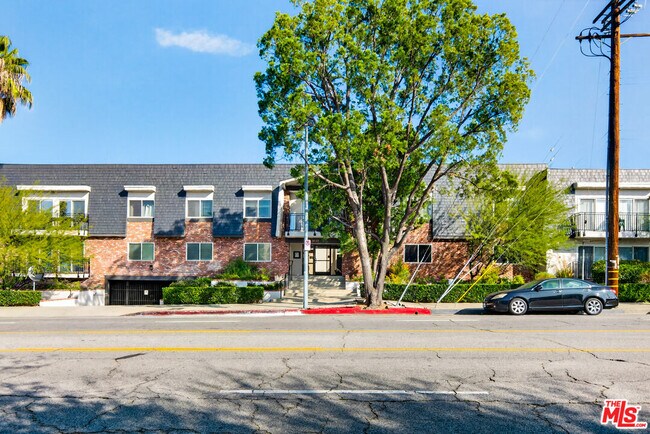 Primary Photo - 5252 Coldwater Canyon Ave