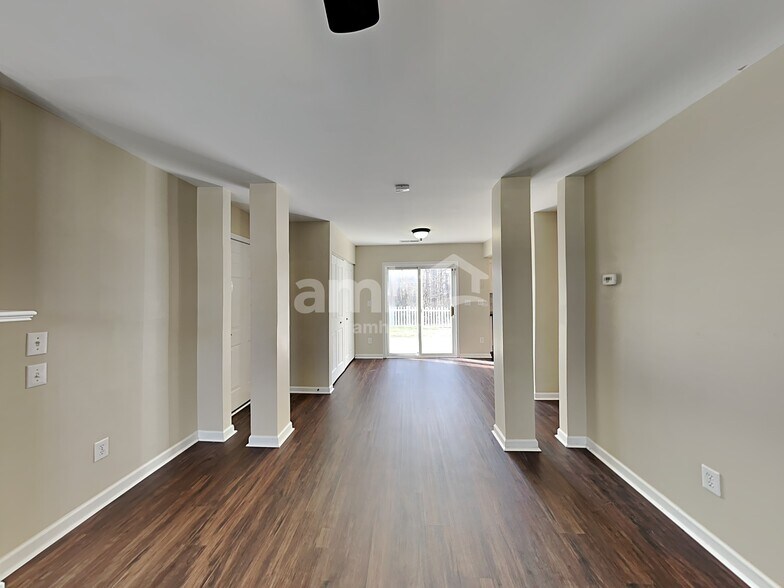 Building Photo - 7528 Prairie Rose Ln