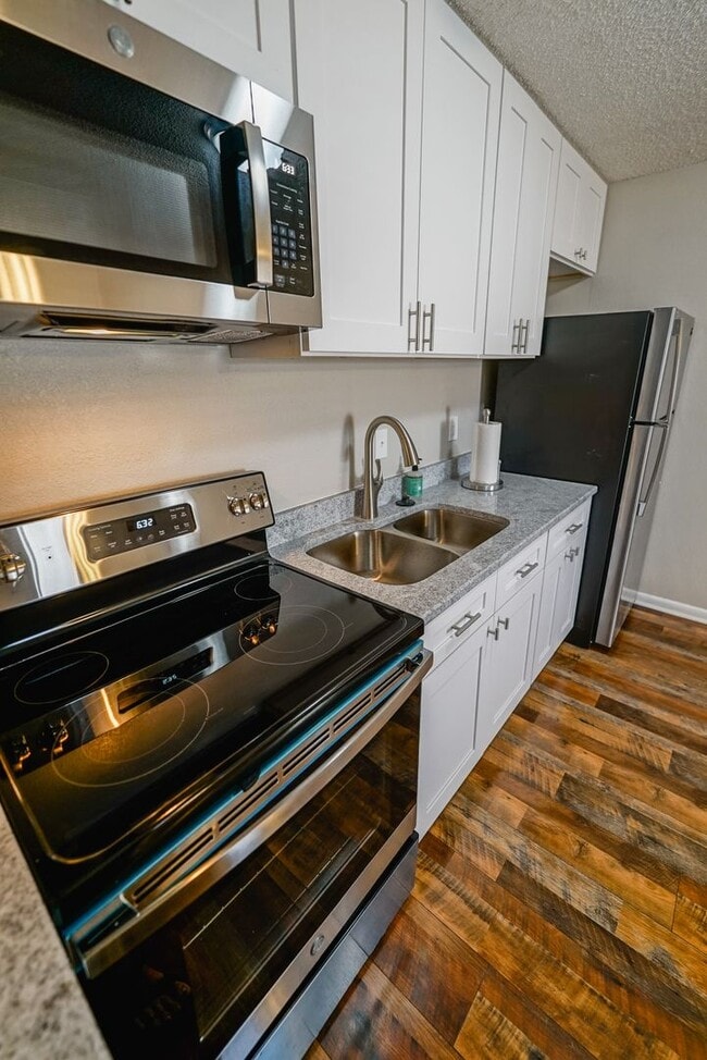 Building Photo - Cozy 1 bedroom 1 bathroom within walking d...
