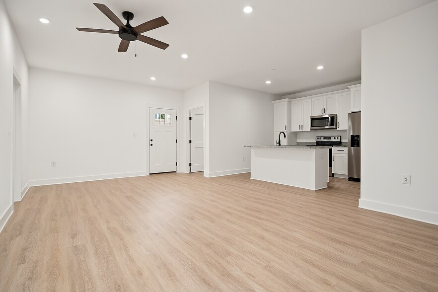 Building Photo - 413 Bay Shore Ave