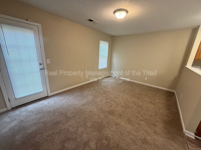 Building Photo - 1124 Highstone Dr