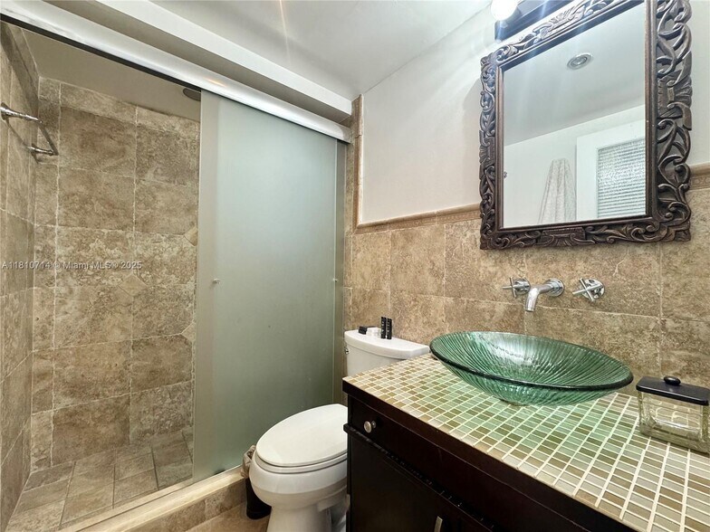 Building Photo - 200 S Birch Rd