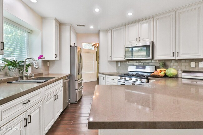 Building Photo - 2598 Winthrop Ct