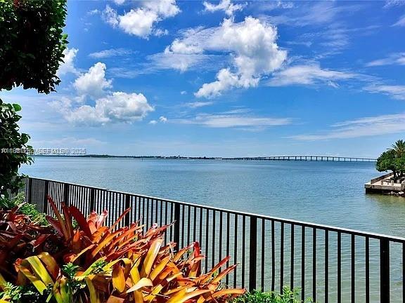 Building Photo - 905 Brickell Bay Dr