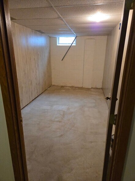 Building Photo - W177N9731 Riversbend Cir E