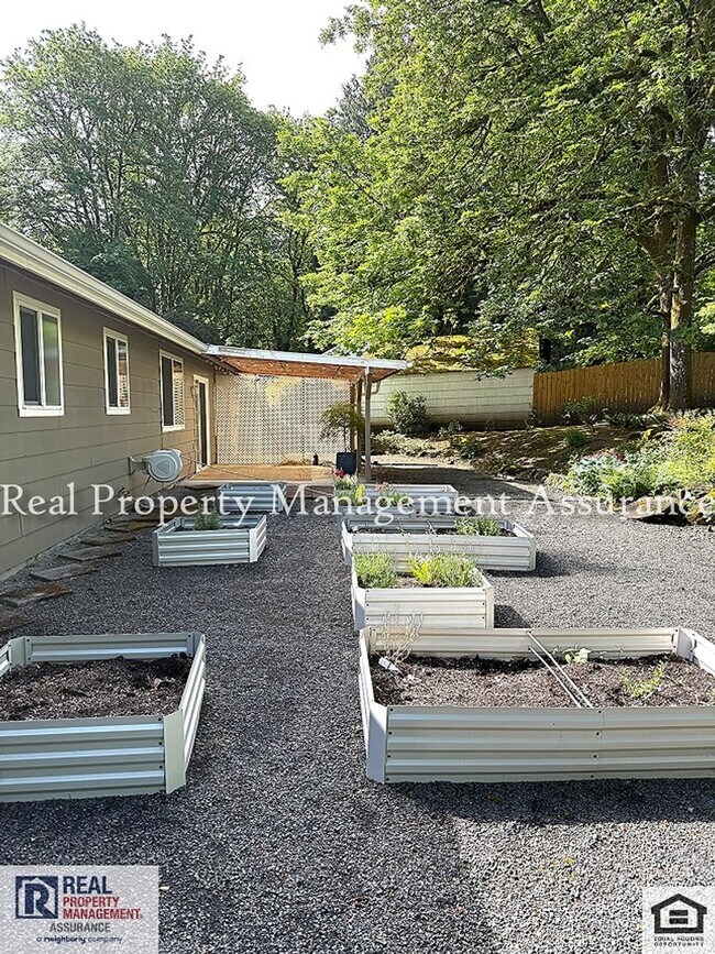 Building Photo - 3260 Arbor Dr