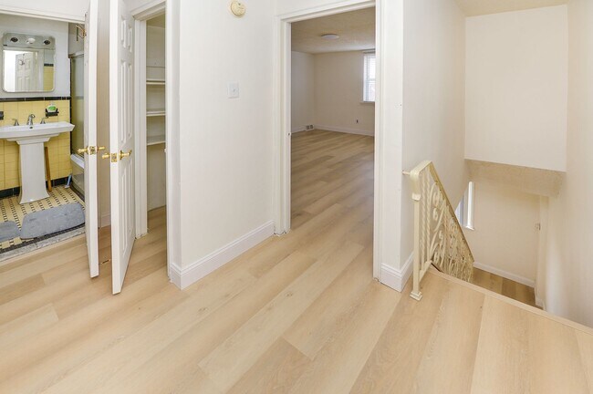 Building Photo - 2019 S Etting St