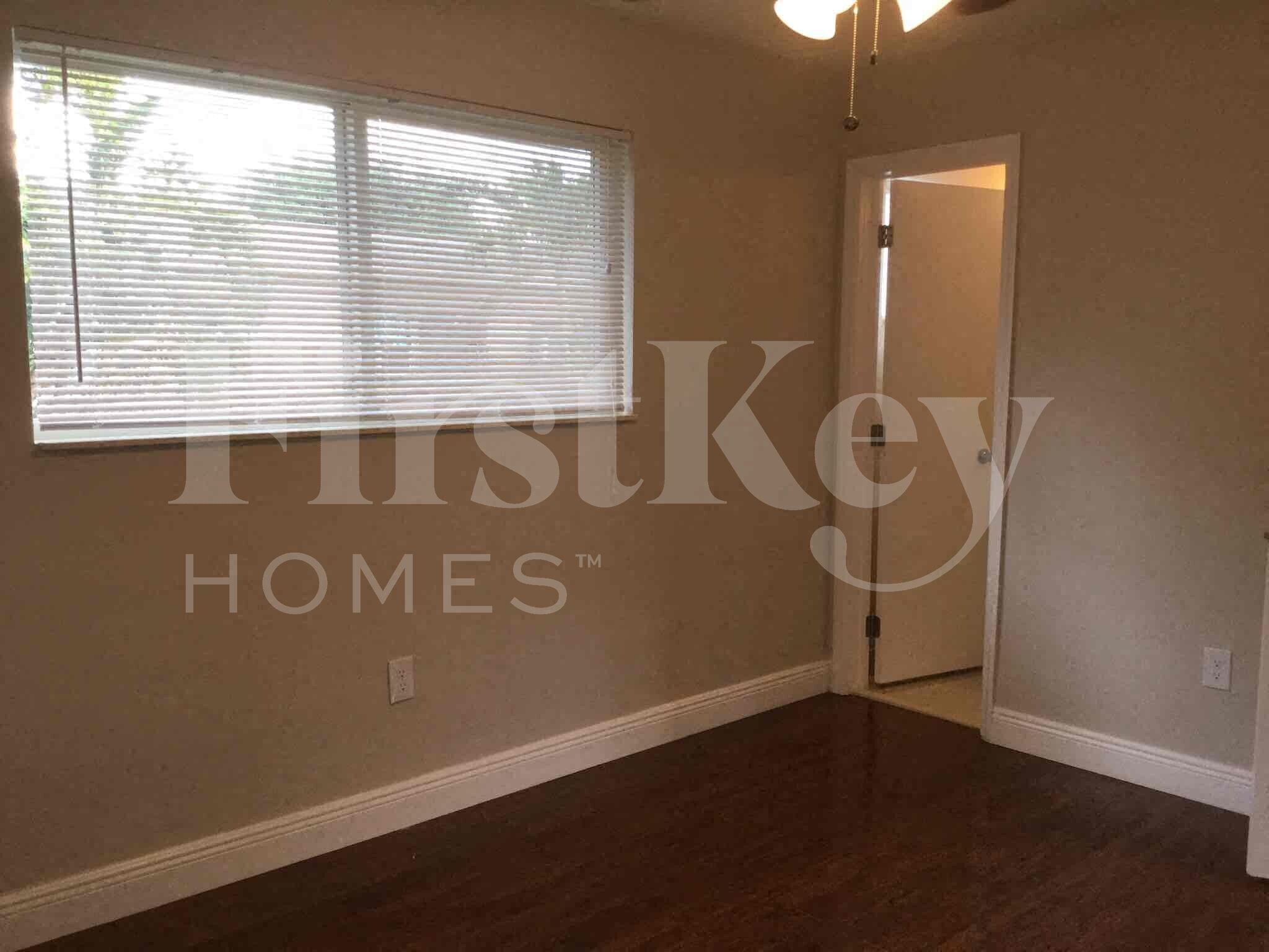 Building Photo - 1785 SW 43rd Ave