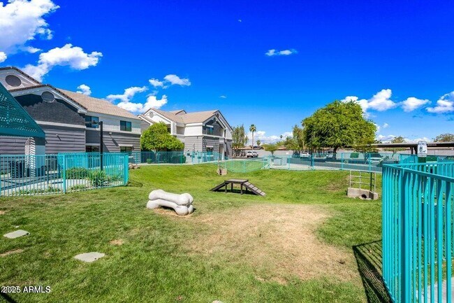 Building Photo - 3065 N 67th Ave