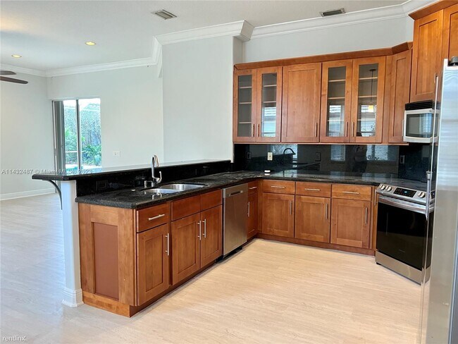 Building Photo - 4 br, 3 bath House - 571 Stonemont Dr