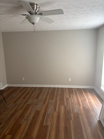 Building Photo - 231B Maple St