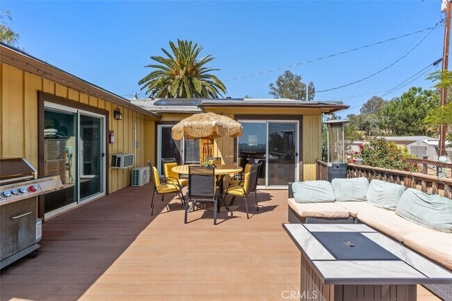 Building Photo - 1716 Cedar St