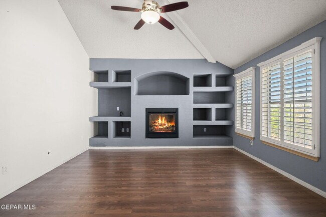 Building Photo - 695 Paseo del Mar Dr