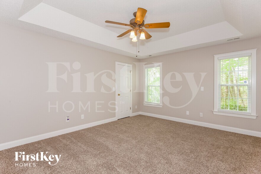 Building Photo - 15824 Robins Way