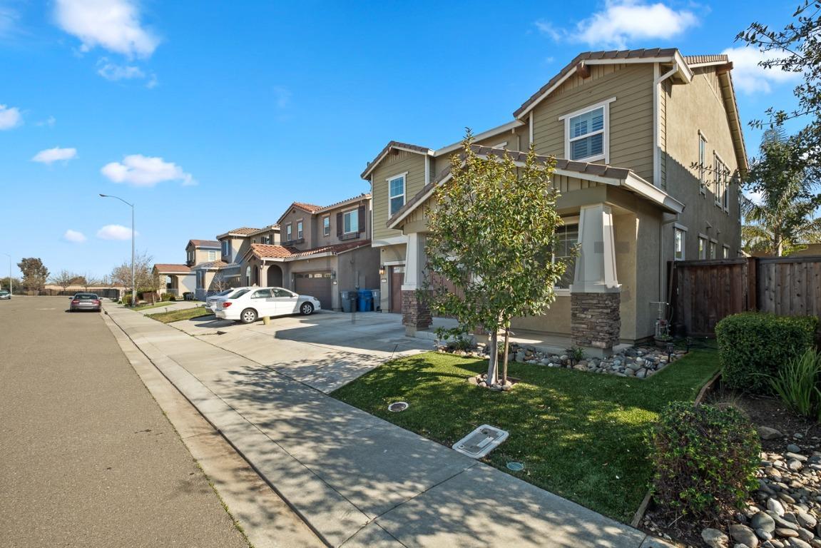 Building Photo - 551 Sawyer Dr