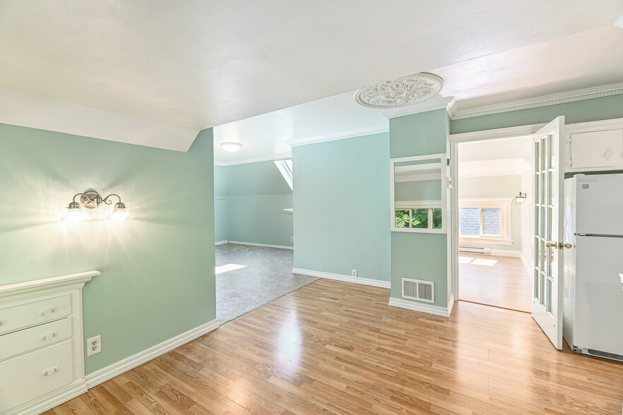 3rd Floor Dinning01 - 1821 E Olive St