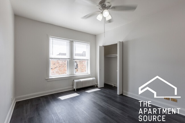 Building Photo - 3957 W Irving Park Rd