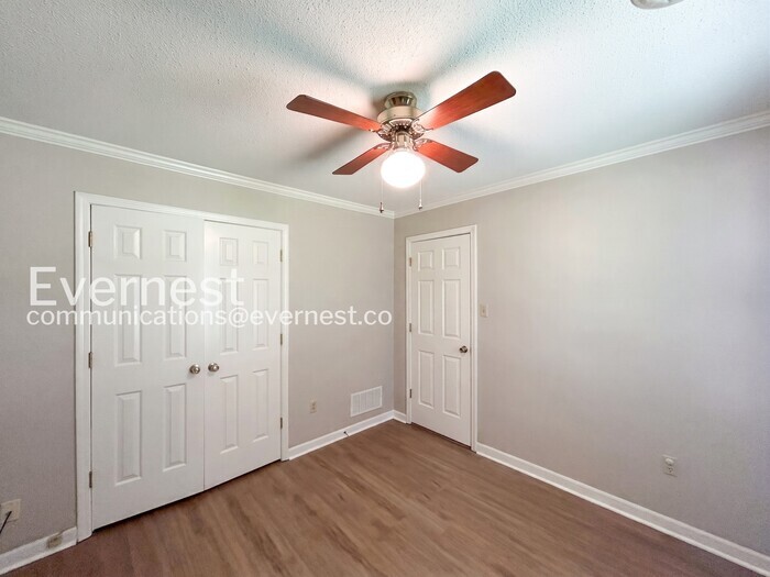 Building Photo - 75 Cottonwood Dr