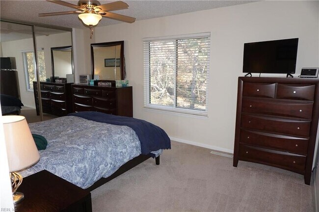 Building Photo - 2312 Kingbird Ln