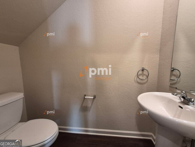 Building Photo - 122 Innis Brk Cir SW
