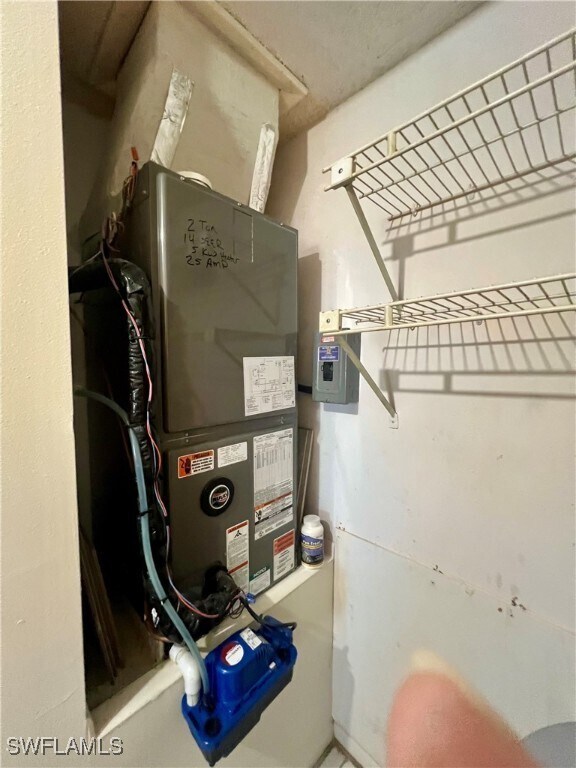 Building Photo - 423 Cape Coral Pkwy W