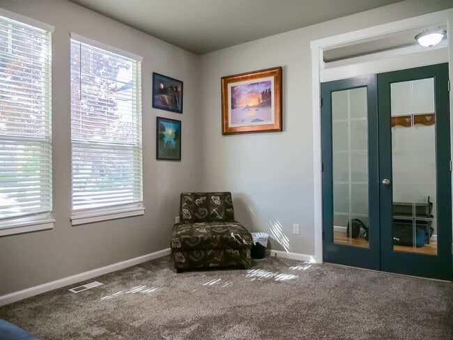 Building Photo - 151 Cub St W