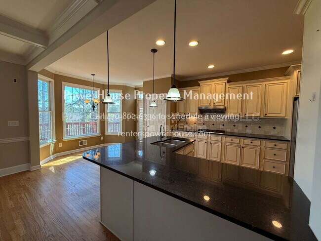 Building Photo - 6146 Queens River Dr