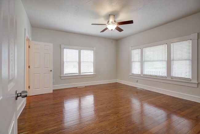 Building Photo - 1005 Classen Blvd