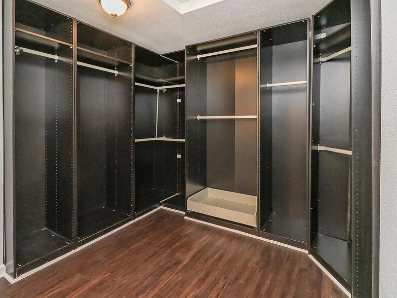 Building Photo - 3609 McDuff Ct