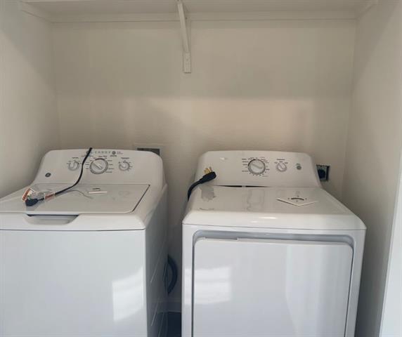 Building Photo - 5948 Sahara Dr