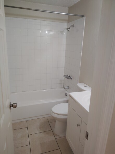 Hall bathroom - 4507 67th St W