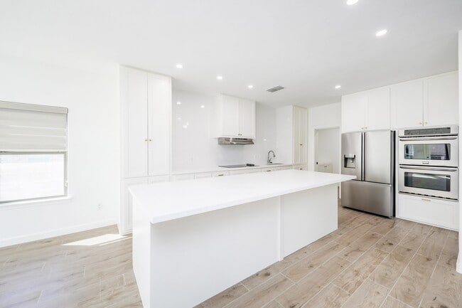 Building Photo - 115 Coahuila Loop