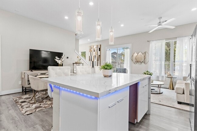 Building Photo - 851 Prosper St