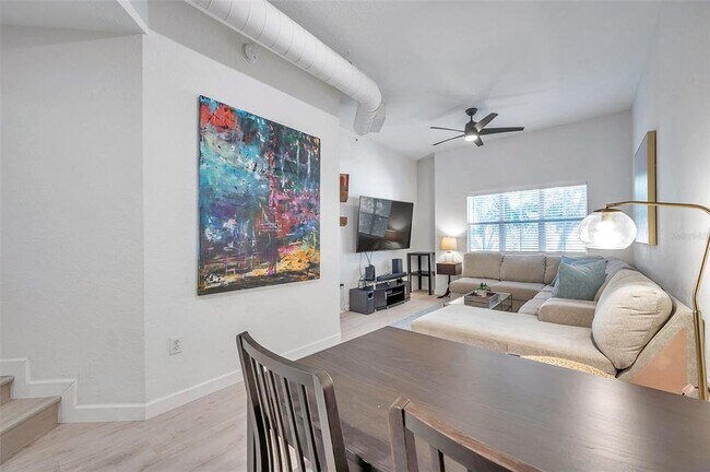 Building Photo - 520 S Armenia Ave