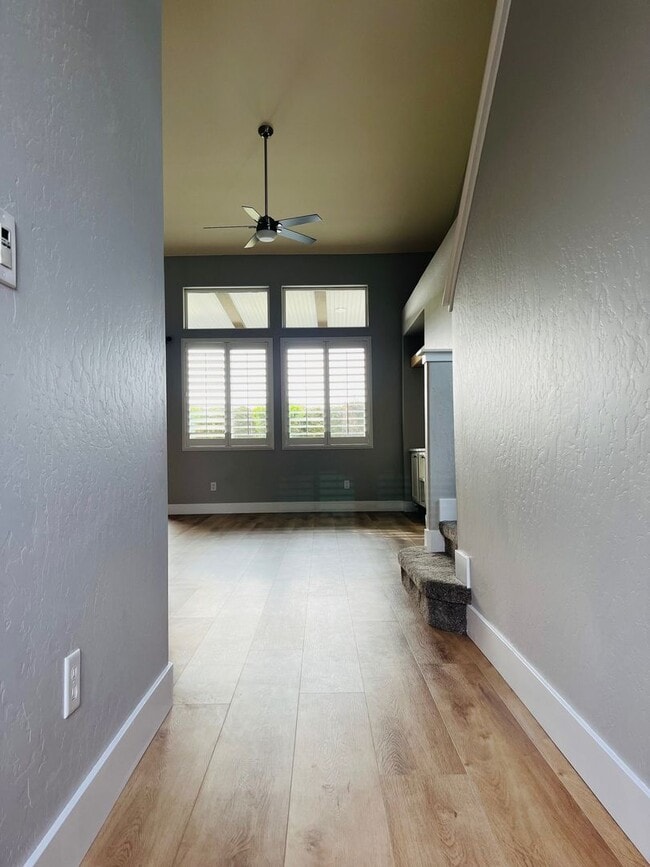 Building Photo - Beautiful, freshly renovated home in Avalo...