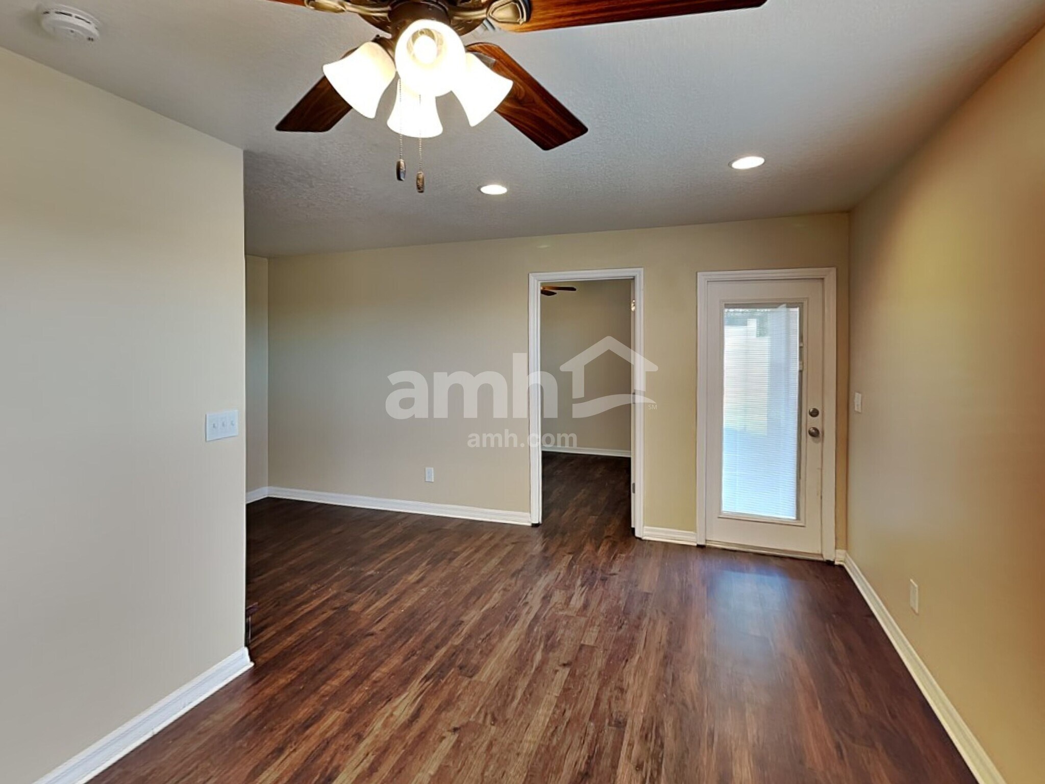 Building Photo - 1520 Presidio Dr