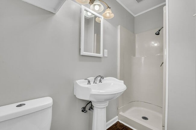 Building Photo - Renovated 4 Bedroom 2 Bath Home with Shop for Rent!