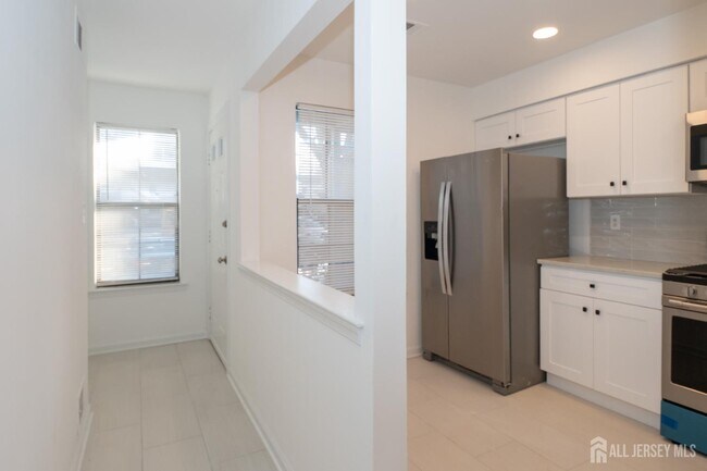 Building Photo - 801 Woodbridge Commons Way