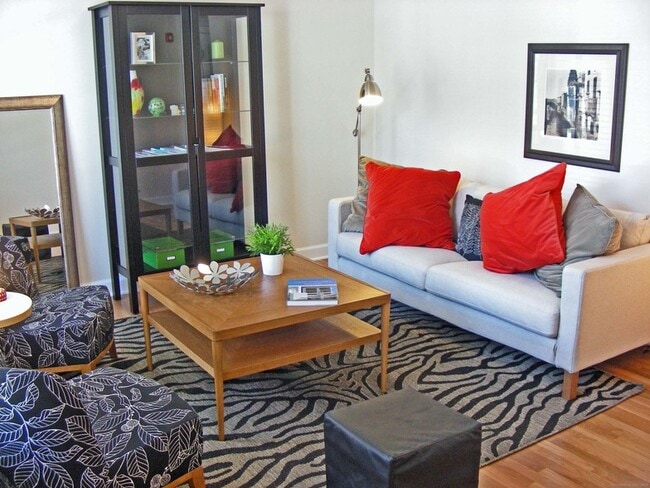 Building Photo - 31 Westwood Dr