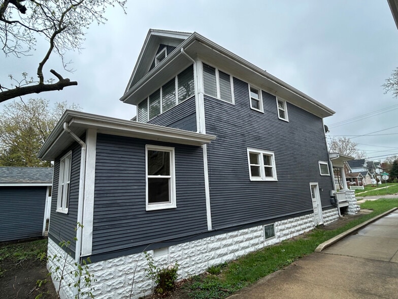 Building Photo - 1432 Crosby St
