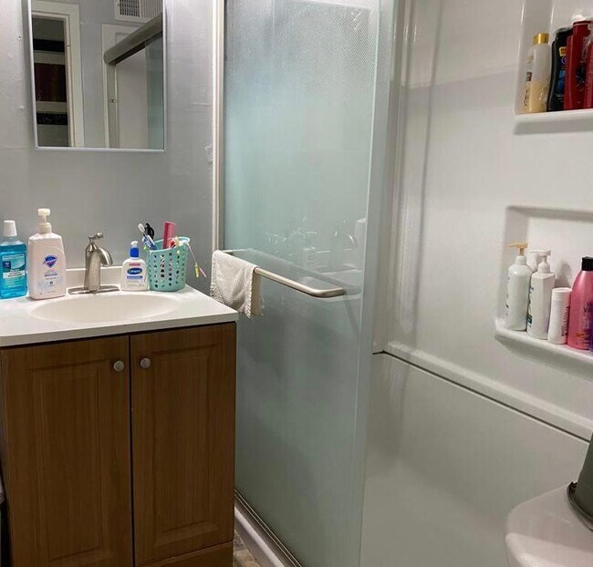 Building Photo - 105 Buckeye Cir