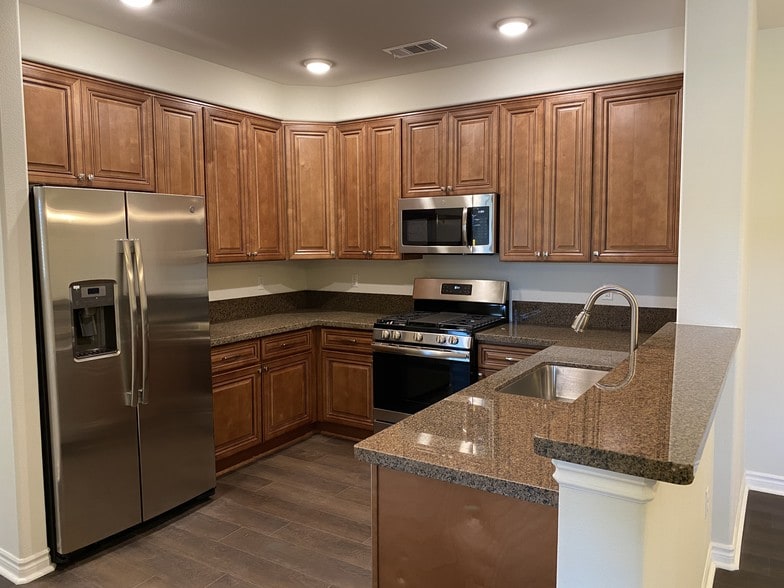 Santa Barbara Luxury Apartment Homes 606 S Riverside Ave Rialto CA