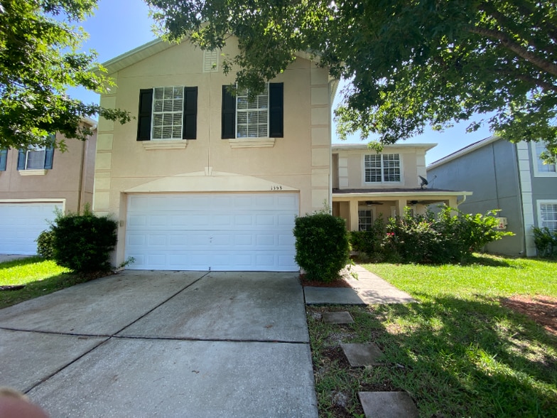 Building Photo - 1353 Karok St