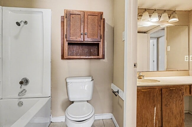 Building Photo - 10328 Chelmsford Dr